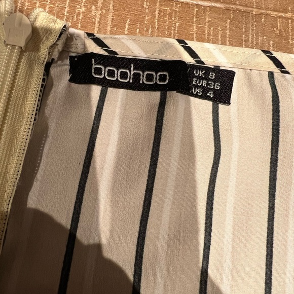 3/$20 BOOHOO TONAL STRIPE SWEETHEART OFF THE SHOULDER ROMPER Sz US 4 - Picture 6 of 8